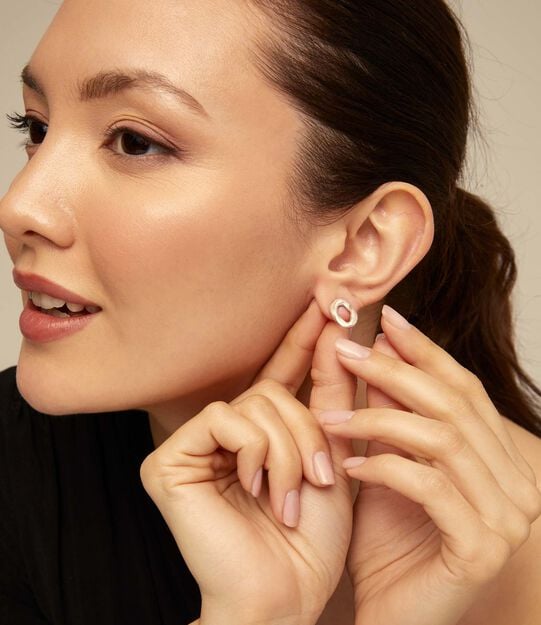 Oval link shape stud earrings, Silver, large