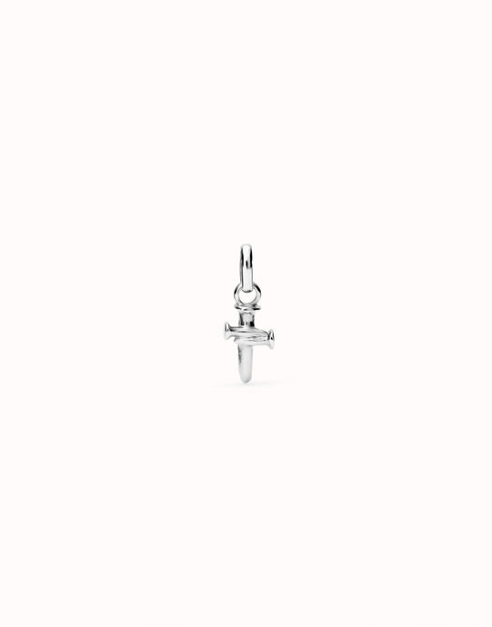 Charm plaqu&eacute; argent en forme de croix.