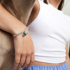 Beaded stretch bracelet with a murano glass and a dragonly