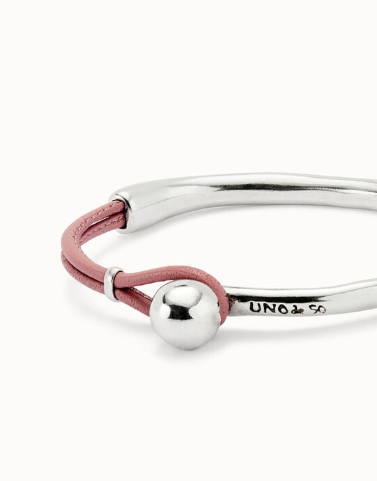 Bangle bracelet with pink leather