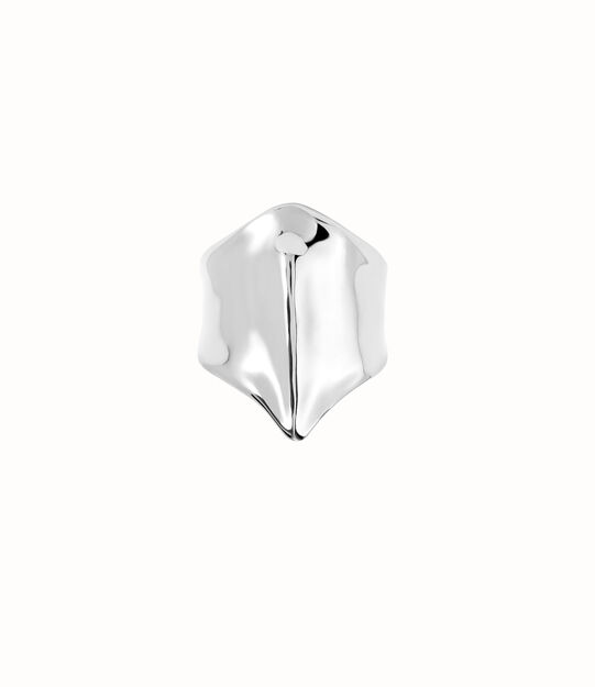 Ring with the shape of a manta ray