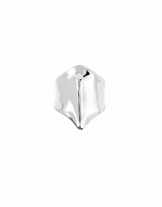 Ring with the shape of a manta ray