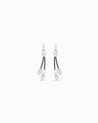 Boucles d’oreilles plaquées argent en cascade avec deux lanières en cuir, maillons ovales et perle