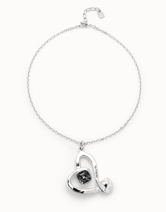 Midsize chain pendant necklace with a large heart