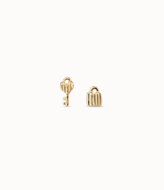 Pendientes bañados en oro de 18k con forma de llave y candado