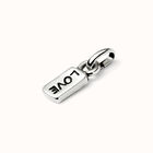 Charm  ba&ntilde;ado en plata de ley con palabra love
