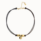 Collar de cuero con tres esferas ba&ntilde;adas en oro 18k