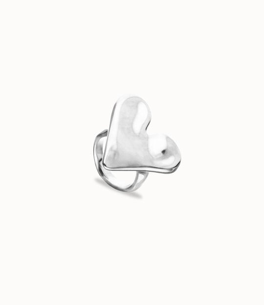 Anillo maxi ba&ntilde;ado en plata de ley con forma de coraz&oacute;n