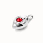Charm placcato argento Sterling con cristallo rosso.