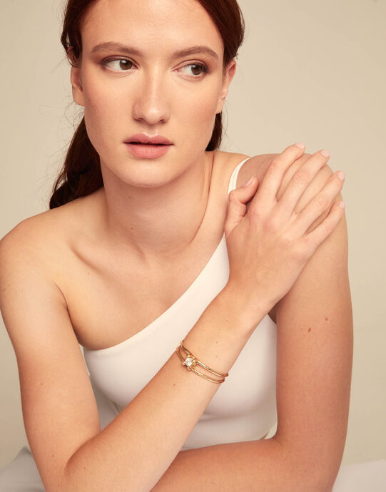 Pulsera rigida semiabierta ba&ntilde;ada en plata de ley con cristal en el centro, Gold, large