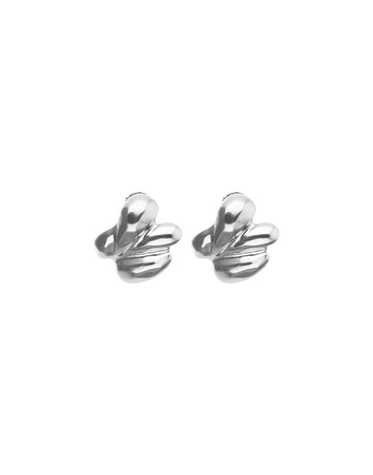 Pendientes ba&ntilde;ados en plata con gotas entrelazadas