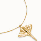 Short chain pendant necklace with manta ray