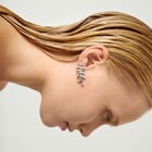 Elongated earrings with an irregular shape