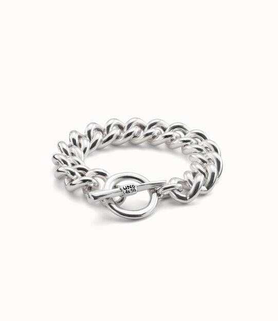 Curb link chain bracelet
