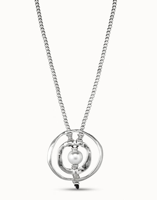Long pendant necklace with pearl