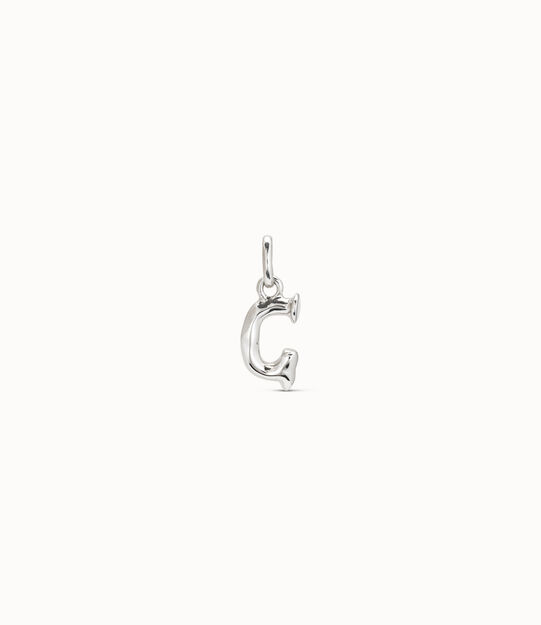 Charm bañado en plata de ley de letra G