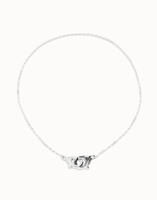 Collar ba&ntilde;ado en plata con detalle de mosquet&oacute;n entrelazado
