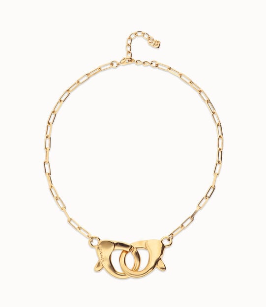Necklace with large interlocking snap hook