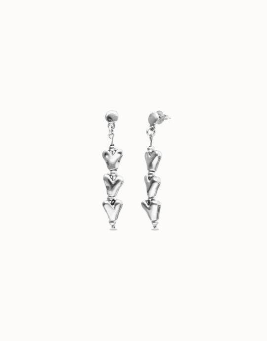 Aretes largos con corazones encadenados ba&ntilde;ados en plata de ley