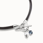 Short leather necklace with central clasp