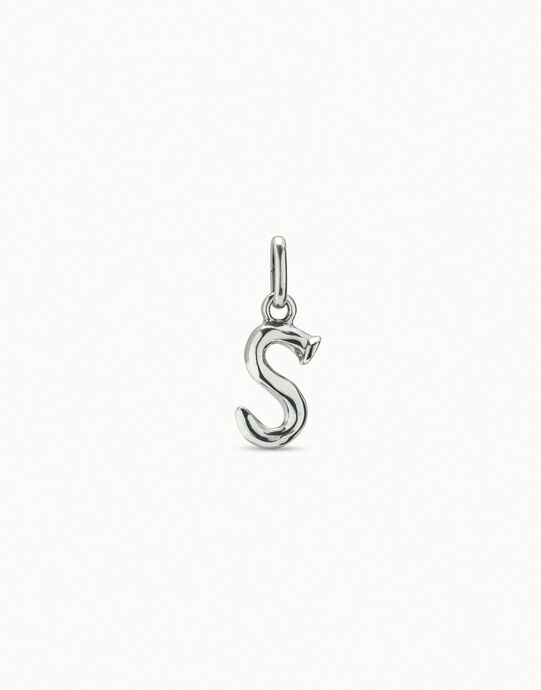 Charm ba&ntilde;ado en plata de ley de letra S