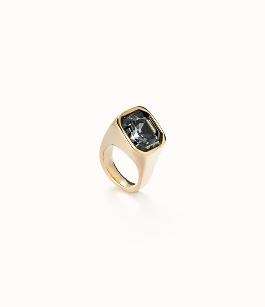 Anillo bañado en oro 18k acabado forma cuadrada y cristal gris