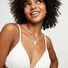 Short chain pendant necklace with manta ray