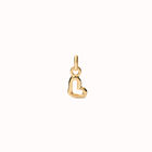 Charm  ba&ntilde;ado en oro 18k con forma de coraz&oacute;n