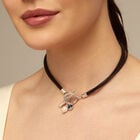 Short leather necklace with central clasp