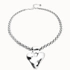 Necklace with thick chain and heart detail