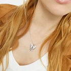 Short necklace with wing detail