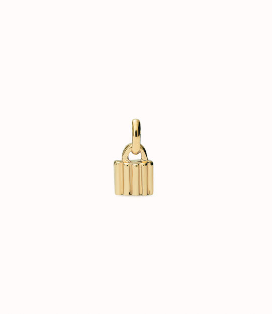 18K gold-plated padlock-shaped charm.