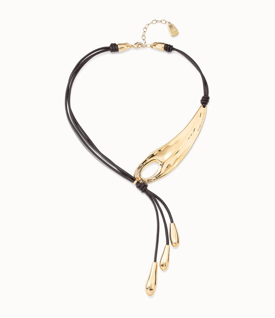 Collar corto de latigo ajustable con ala de libelula bañado en oro de 18k y 3 flecos con gotas