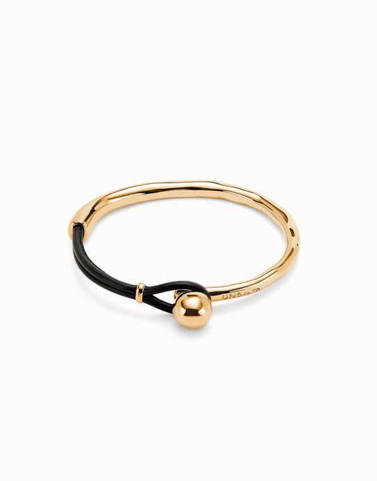 Pulsera semir&iacute;gida ba&ntilde;ada en oro 18k con cuero de color marr&oacute;n