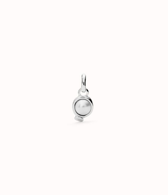 Charm with pearl