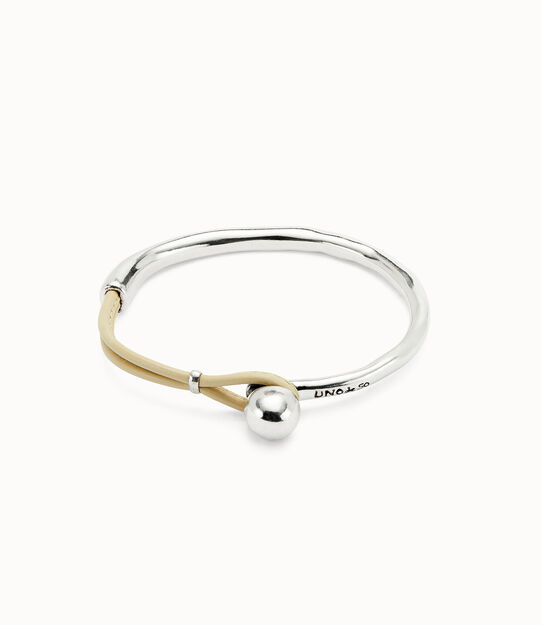 Pulsera semirígida bañada en plata de ley con cuero de color marfil