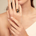 Ring with crystals with different sizes
