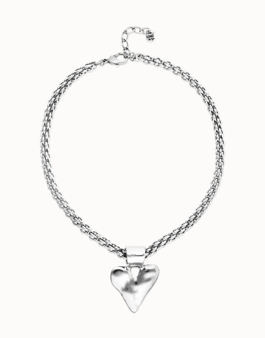 Collar ba&ntilde;ado en plata con cadena gruesa y detalle de coraz&oacute;n