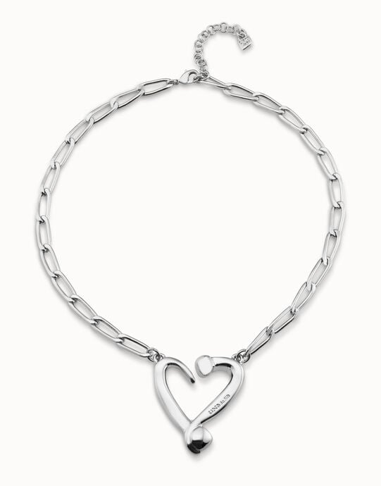 Short  link chain pendant necklace with a heart