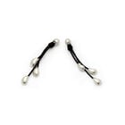 Pendientes largos con cuero y gotas ba&ntilde;adas en plata