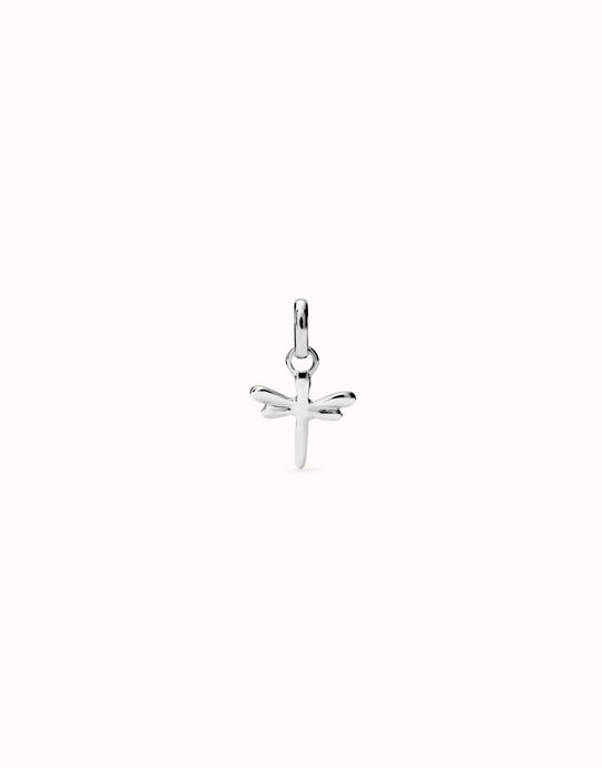 Charm ba&ntilde;ado en plata de ley con forma de lib&eacute;lula.