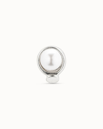 Piercing bañado en plata de ley de círculo clavado y perla