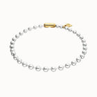 Bead necklace with contrasting accents