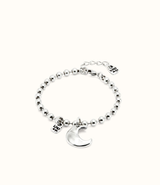 Beaded bracelet with charms