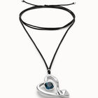 Collier long en forme de cordon effet soie et c&oelig;ur plaqu&eacute; argent et cristal bleu