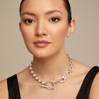 Short link chain necklace with pearls