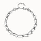 Collar corto ba&ntilde;ado en plata de ley con eslabones rectangulares con forma de clavo