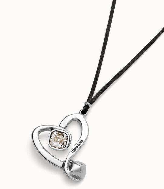 Colgante largo de cordón efecto seda  y corazón central con cristal transparente