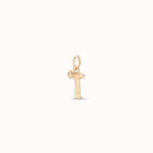 Charm ba&ntilde;ado en oro de 18k de letra T mediana