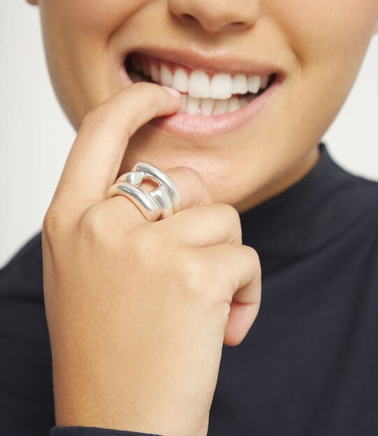 Ring with four intertwined organic shapes, Silver, large